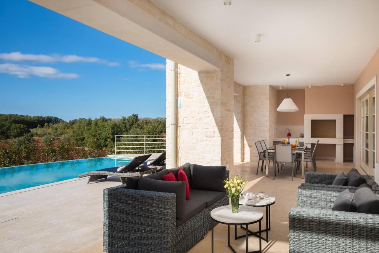 Villa Blanche By Ilc Brtonigla Exteriör bild