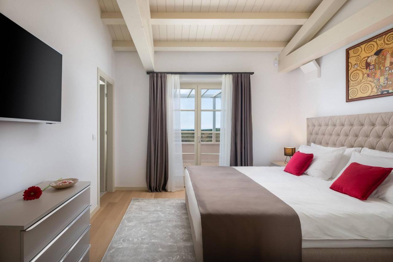Villa Blanche By Ilc Brtonigla Exteriör bild
