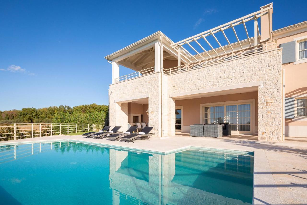 Villa Blanche By Ilc Brtonigla Exteriör bild