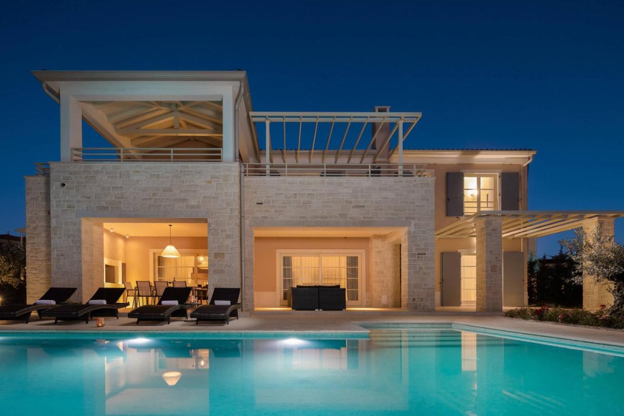 Villa Blanche By Ilc Brtonigla Exteriör bild